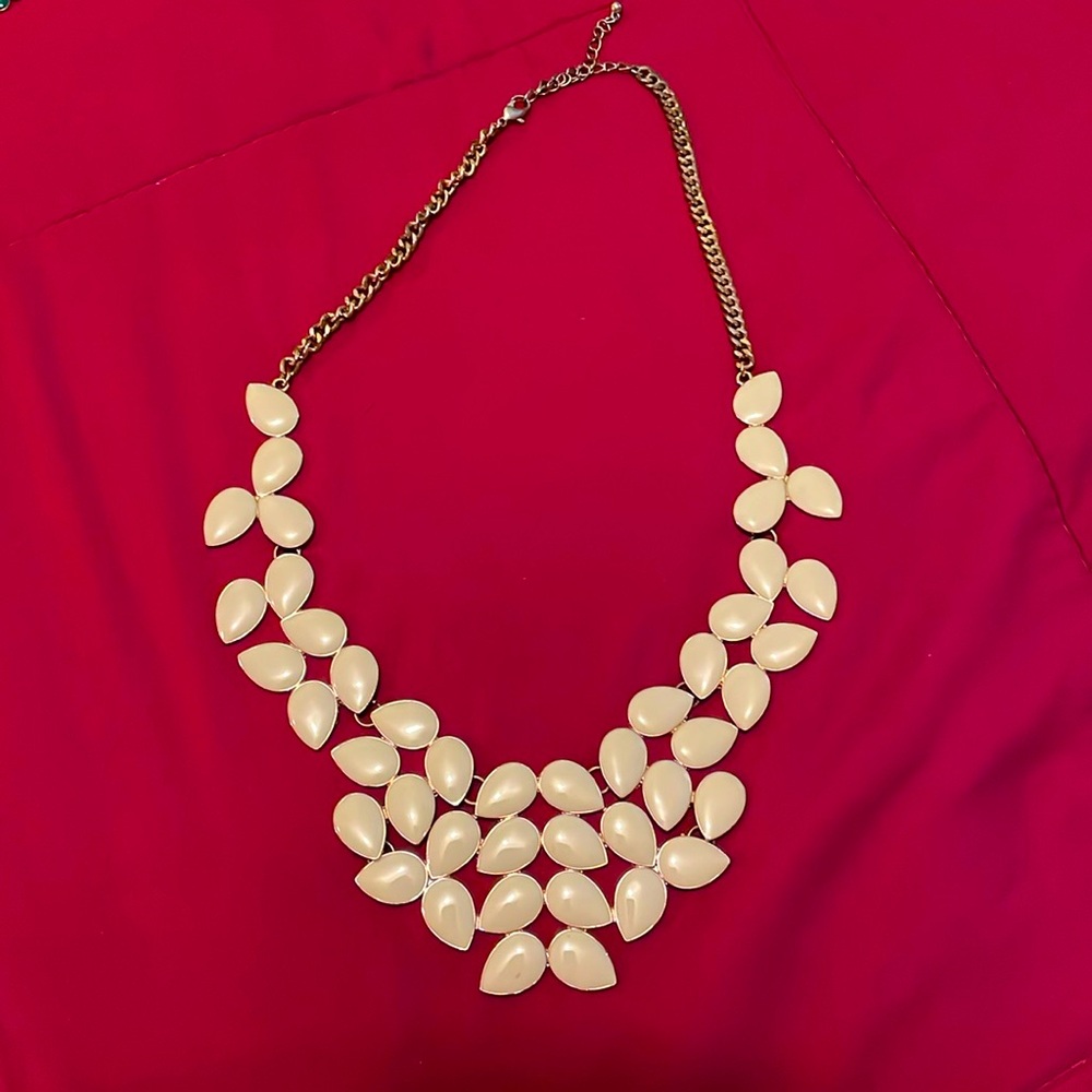 White statement necklace